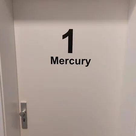 Im Mardefeldpalais *